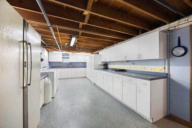 39 Dixie Terrace, Chicopee, MA 01020