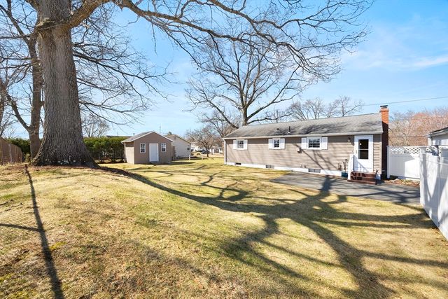 39 Dixie Terrace, Chicopee, MA 01020