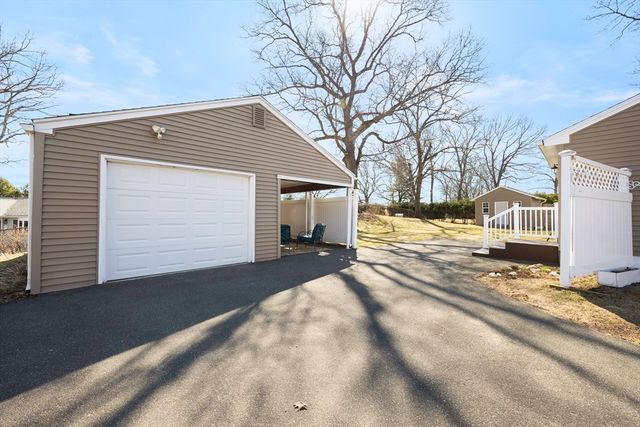 39 Dixie Terrace, Chicopee, MA 01020