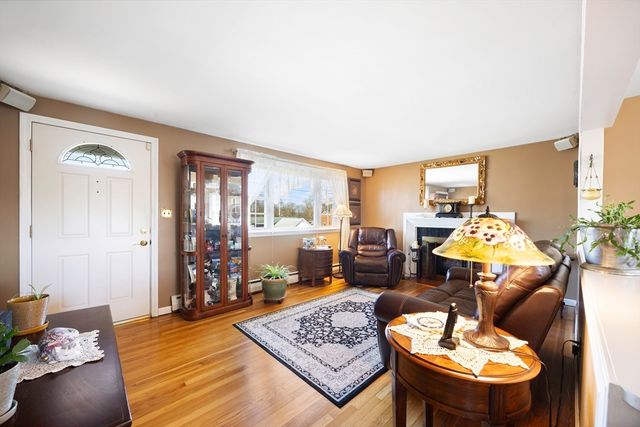 39 Dixie Terrace, Chicopee, MA 01020