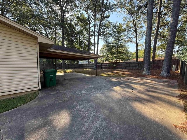 1406 Ridgway Road, Pine Bluff, AR 71603