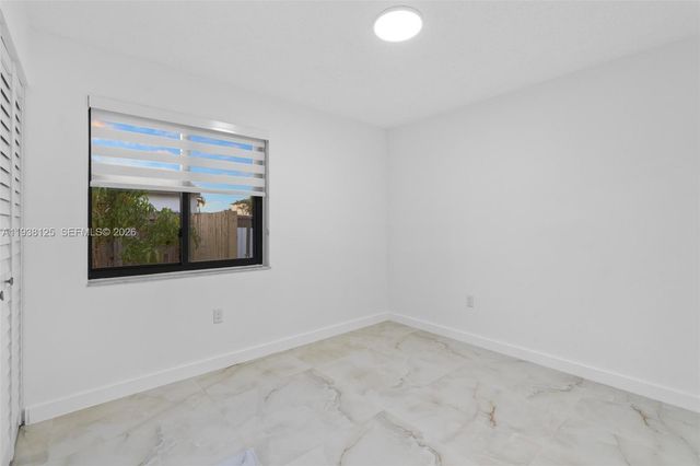 8340 NW 193rd Ln, Hialeah, FL 33015