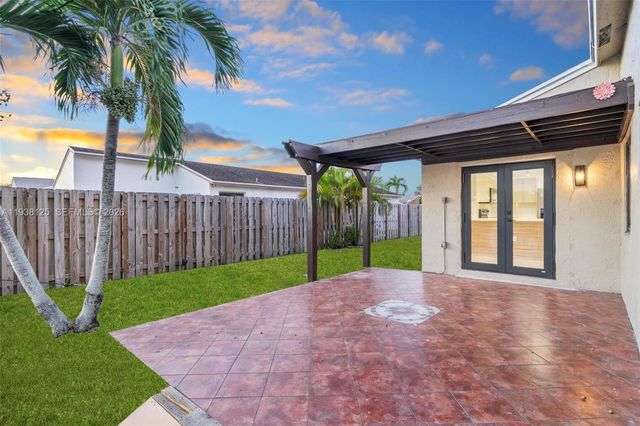 8340 NW 193rd Ln, Hialeah, FL 33015