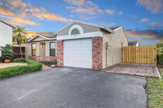 8340 NW 193rd Ln, Hialeah, FL 33015