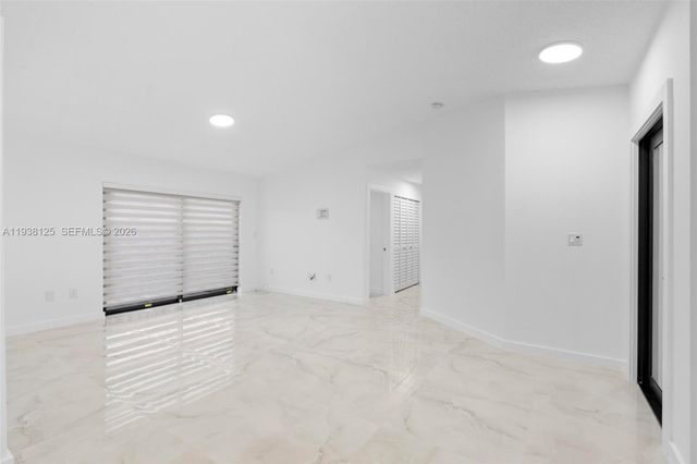 8340 NW 193rd Ln, Hialeah, FL 33015