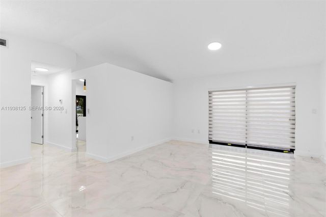 8340 NW 193rd Ln, Hialeah, FL 33015