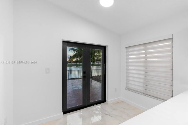 8340 NW 193rd Ln, Hialeah, FL 33015