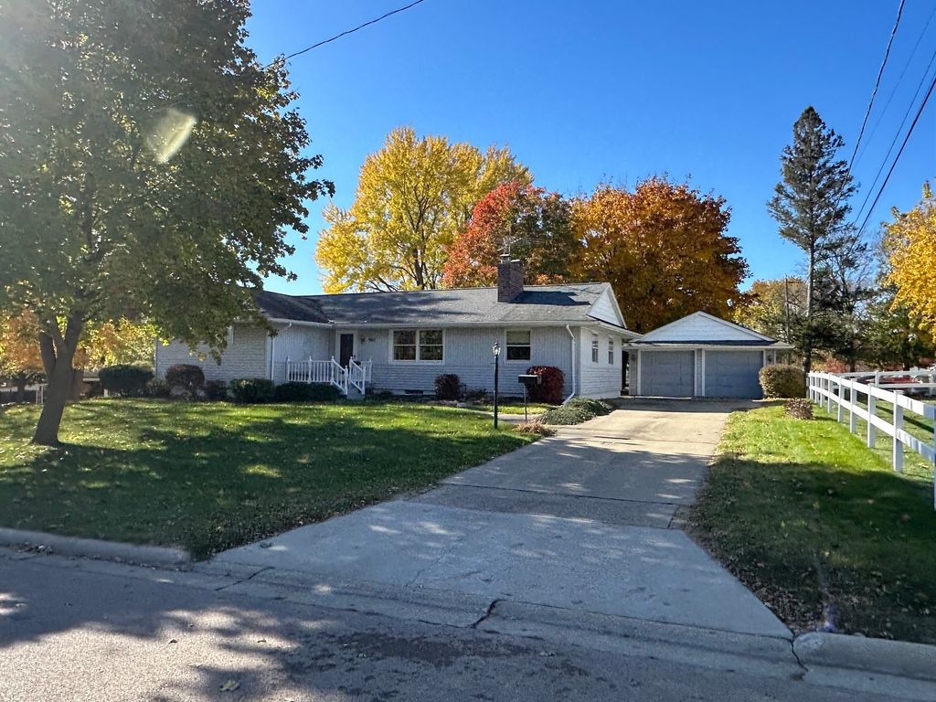 505 S Jackson Street, Morrison, IL 61270