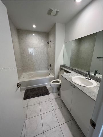 18800 NE 29th Avenue PH25, Aventura, FL 33180