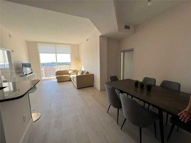 18800 NE 29th Avenue PH25, Aventura, FL 33180