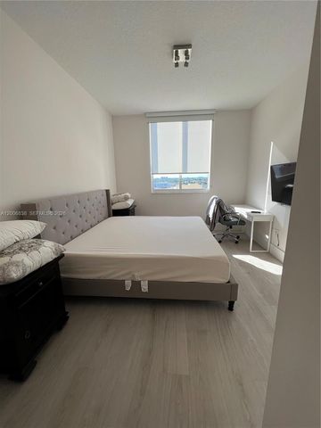 18800 NE 29th Avenue PH25, Aventura, FL 33180