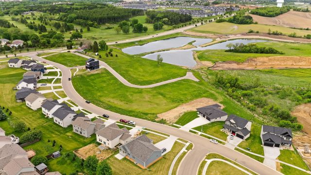 4910 Noble Drive NW, Rochester, MN 55901