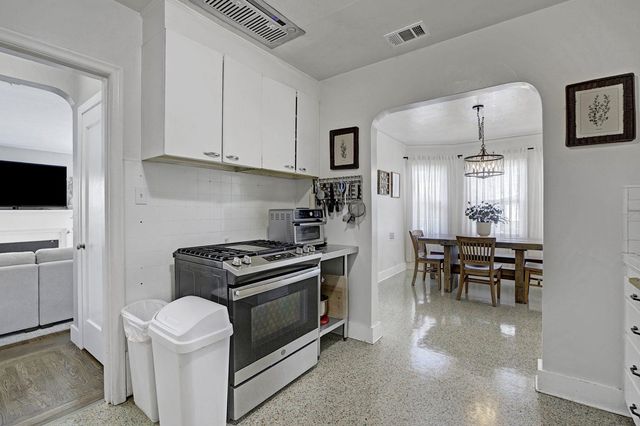 1337 Acacia St, Pittsburg, CA 94565