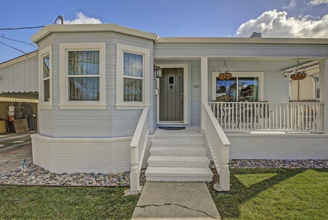 1337 Acacia St, Pittsburg, CA 94565