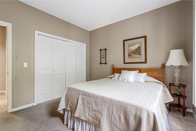 15 HIGHLAND Parkway, Bella Vista, AR 72715