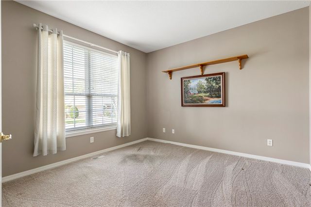 15 HIGHLAND Parkway, Bella Vista, AR 72715