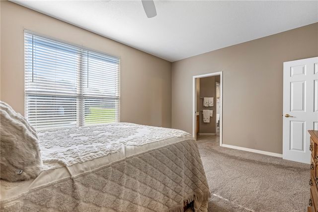15 HIGHLAND Parkway, Bella Vista, AR 72715