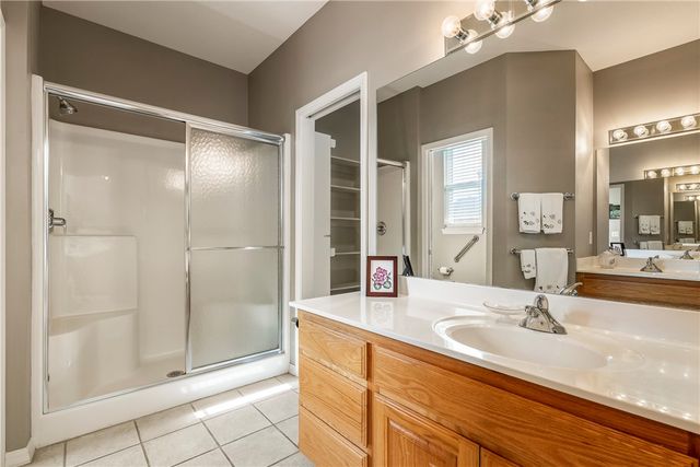 15 HIGHLAND Parkway, Bella Vista, AR 72715