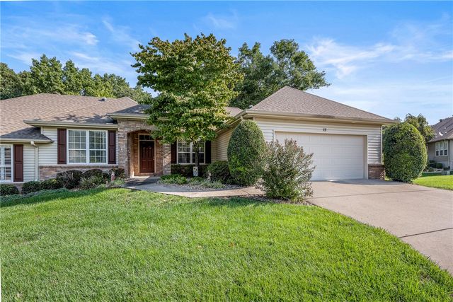 15 HIGHLAND Parkway, Bella Vista, AR 72715