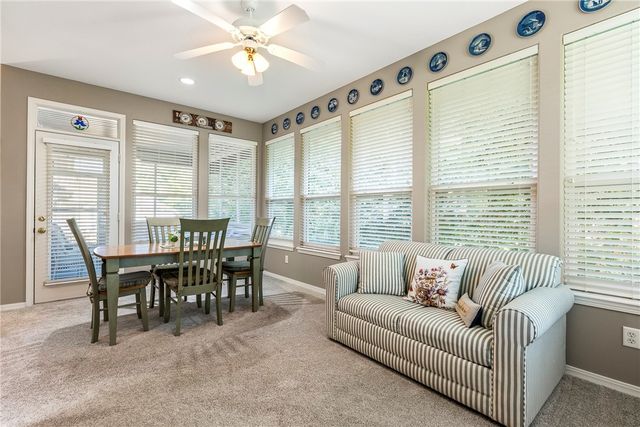 15 HIGHLAND Parkway, Bella Vista, AR 72715