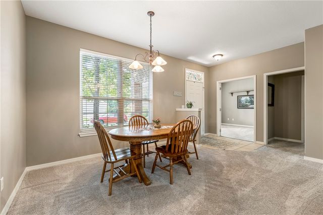 15 HIGHLAND Parkway, Bella Vista, AR 72715