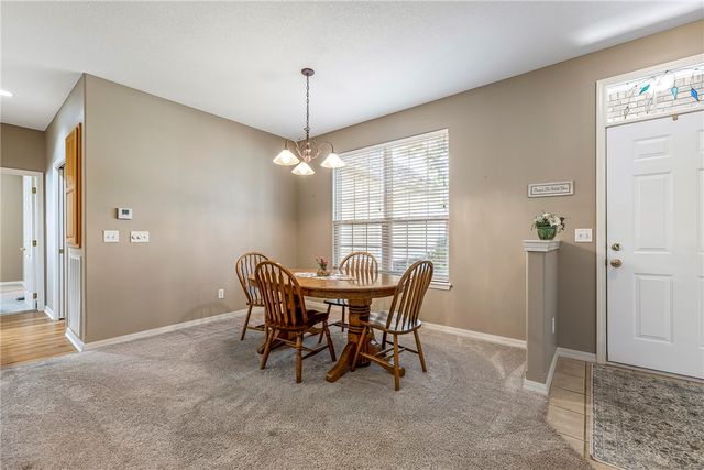 15 HIGHLAND Parkway, Bella Vista, AR 72715
