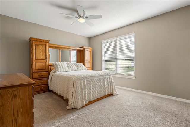 15 HIGHLAND Parkway, Bella Vista, AR 72715