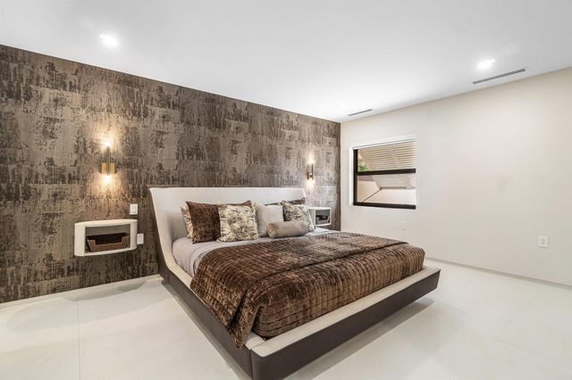 5326 Boca Marina Circle N, Boca Raton, FL 33487