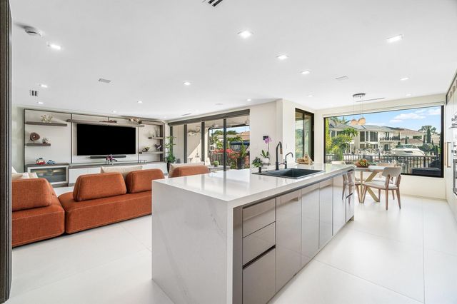 5326 Boca Marina Circle N, Boca Raton, FL 33487