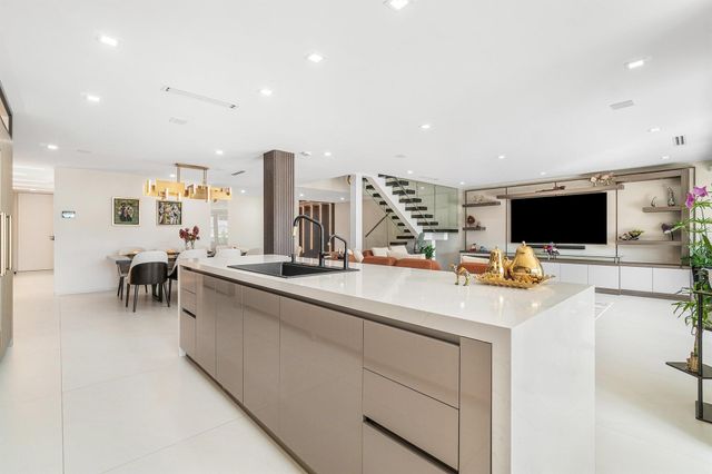 5326 Boca Marina Circle N, Boca Raton, FL 33487