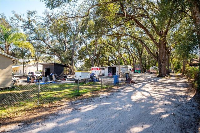 10507 MAIN STREET, Thonotosassa, FL 33592