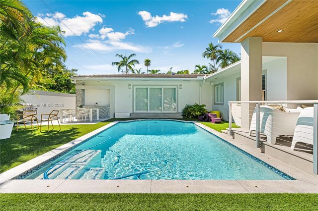 1616 S Bayshore Dr, Miami, FL 33133