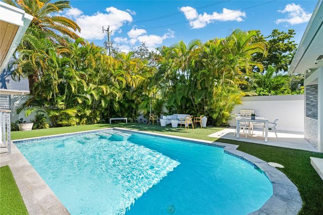 1616 S Bayshore Dr, Miami, FL 33133