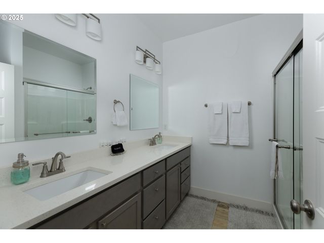 541 Nw Vancouver Ave, Stevenson, WA 98648