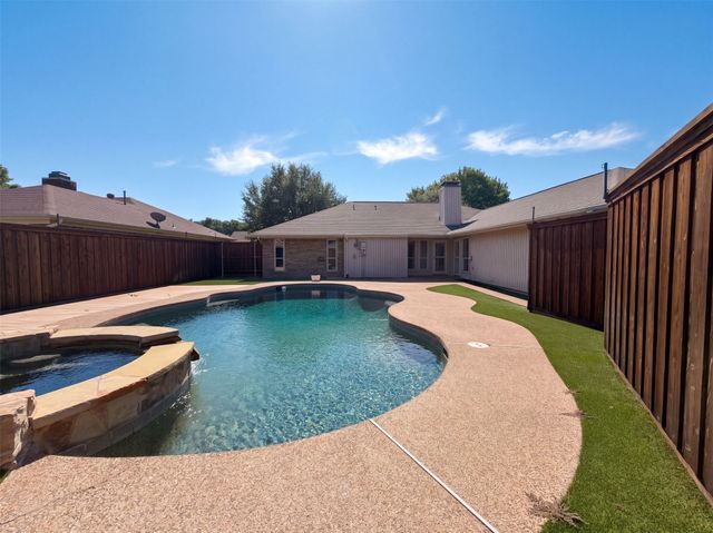 711 Rush Creek Drive, Allen, TX 75002