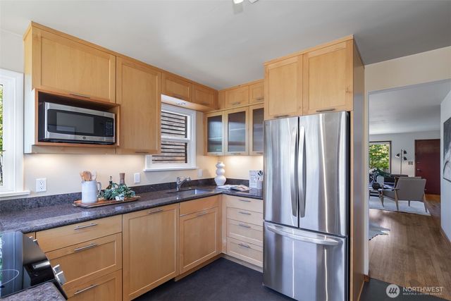 7551 33rd Avenue NW, Seattle, WA 98117