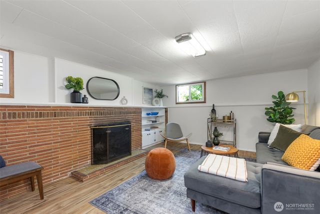 7551 33rd Avenue NW, Seattle, WA 98117