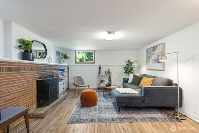 7551 33rd Avenue NW, Seattle, WA 98117