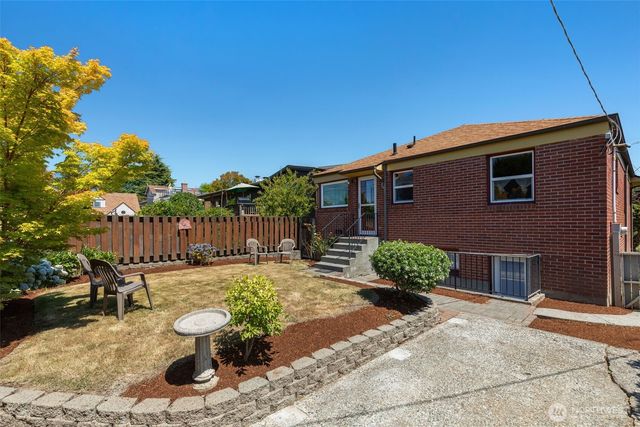 7551 33rd Avenue NW, Seattle, WA 98117