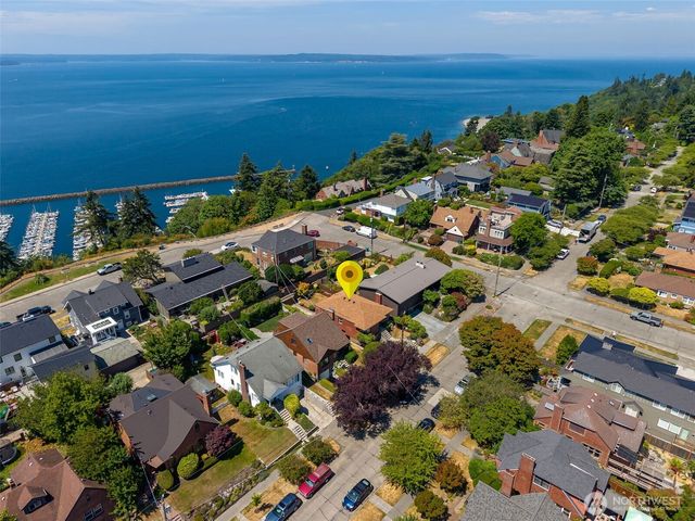 7551 33rd Avenue NW, Seattle, WA 98117