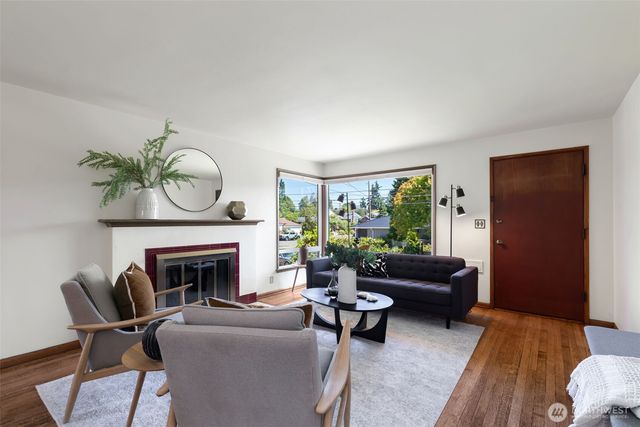 7551 33rd Avenue NW, Seattle, WA 98117