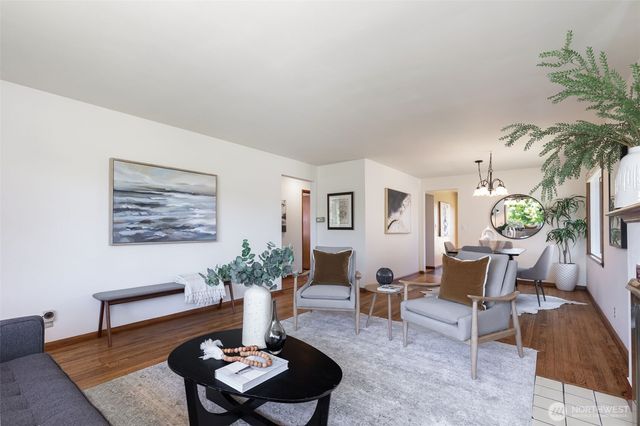 7551 33rd Avenue NW, Seattle, WA 98117