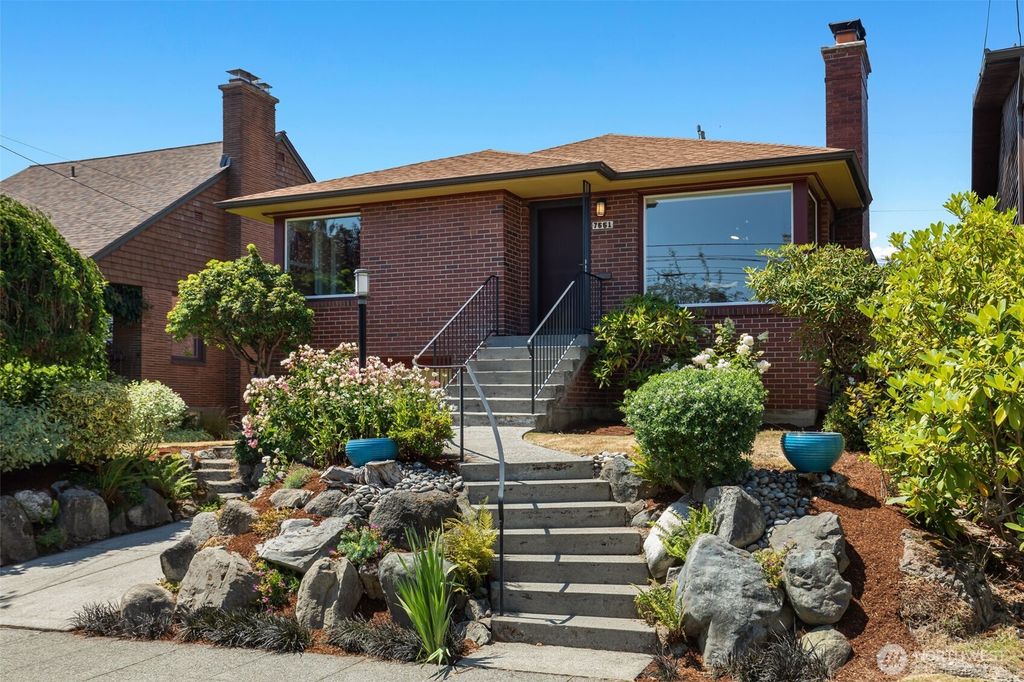 7551 33rd Avenue NW, Seattle, WA 98117