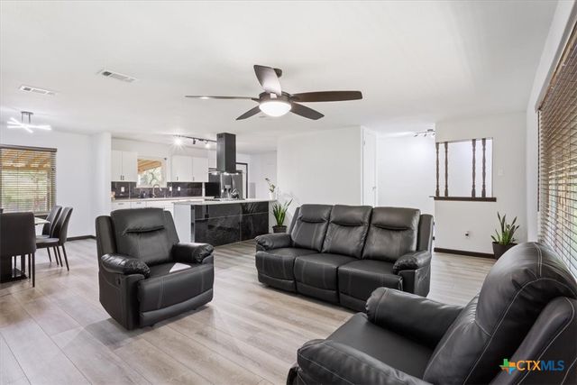 627 County Road 3376, Kempner, TX 76539