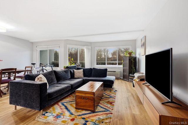 100 High Point Drive 306, Hartsdale, NY 10530