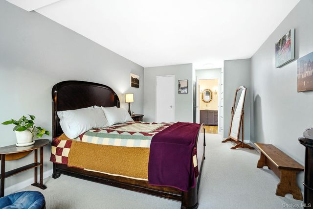 100 High Point Drive 306, Hartsdale, NY 10530