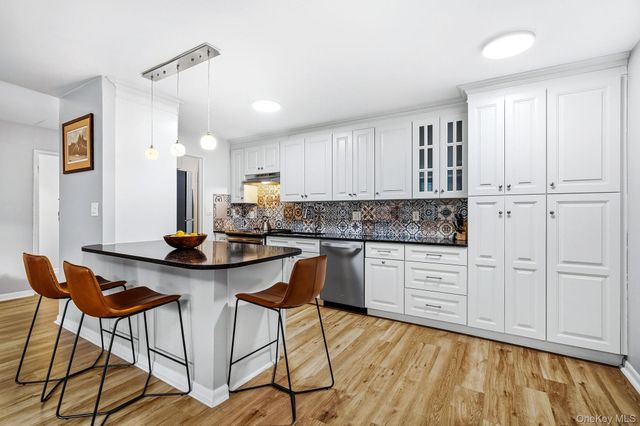 100 High Point Drive 306, Hartsdale, NY 10530