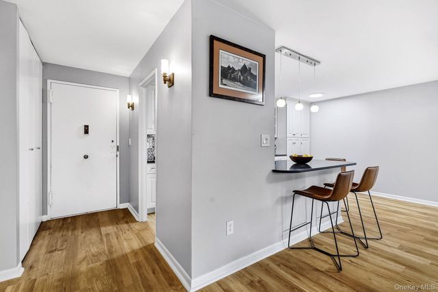 100 High Point Drive 306, Hartsdale, NY 10530