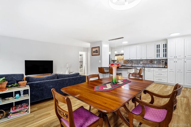 100 High Point Drive 306, Hartsdale, NY 10530