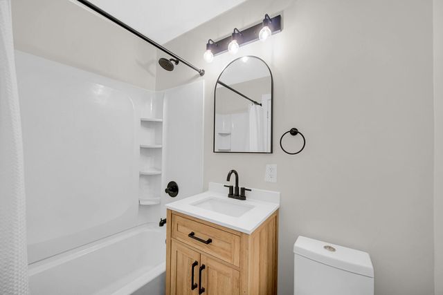 7905 Madison Avenue, Munster, IN 46321